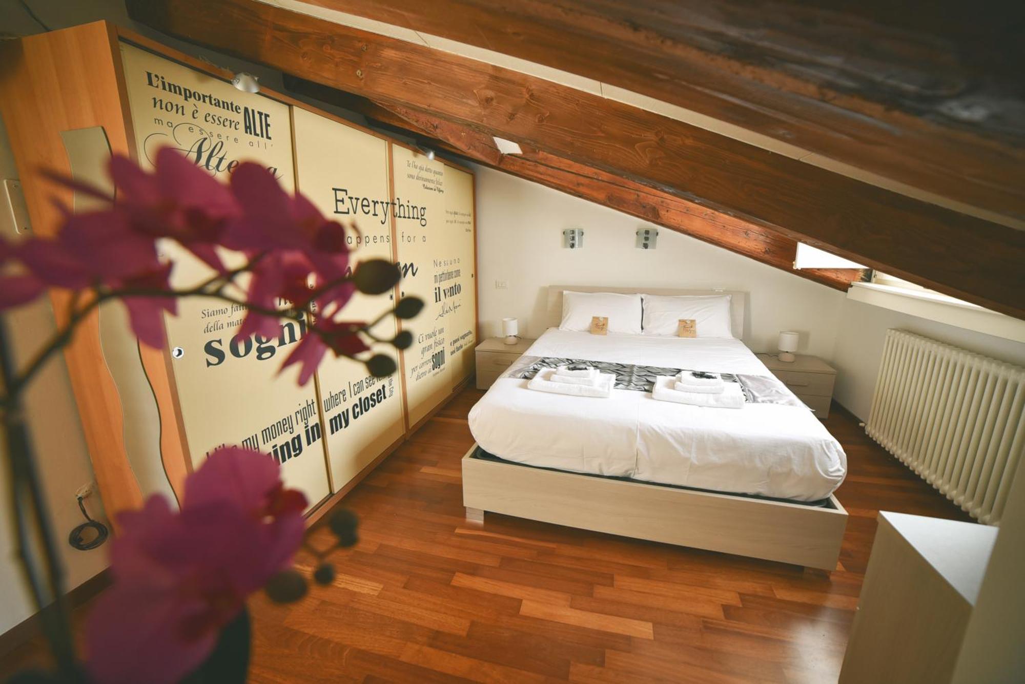 Le Dimore Di Mazzini Appartement Triëst Buitenkant foto