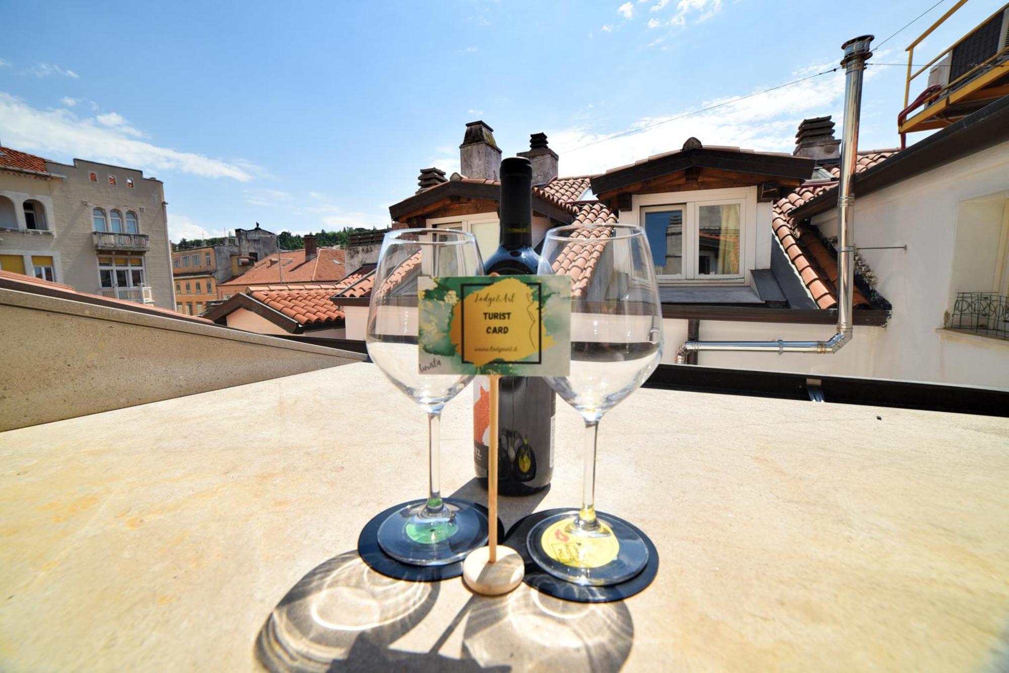 Le Dimore Di Mazzini Appartement Triëst Buitenkant foto
